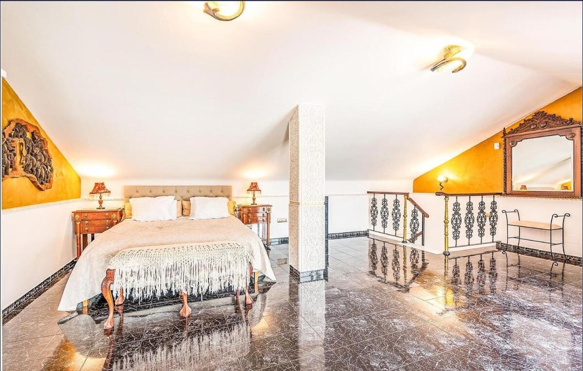 Majestic Villa By The Beach Heated Private Pool & Jacuzzi 贝纳尔马德纳 外观 照片